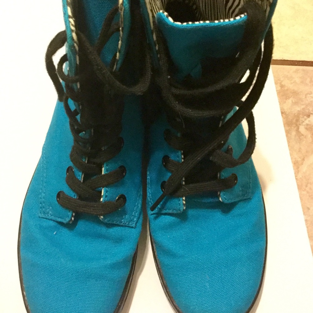 Size 7.5 Dr. Marten’s Turquoise Boots